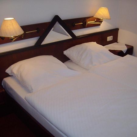 Hotel Am Bahnhof Stendal Extérieur photo