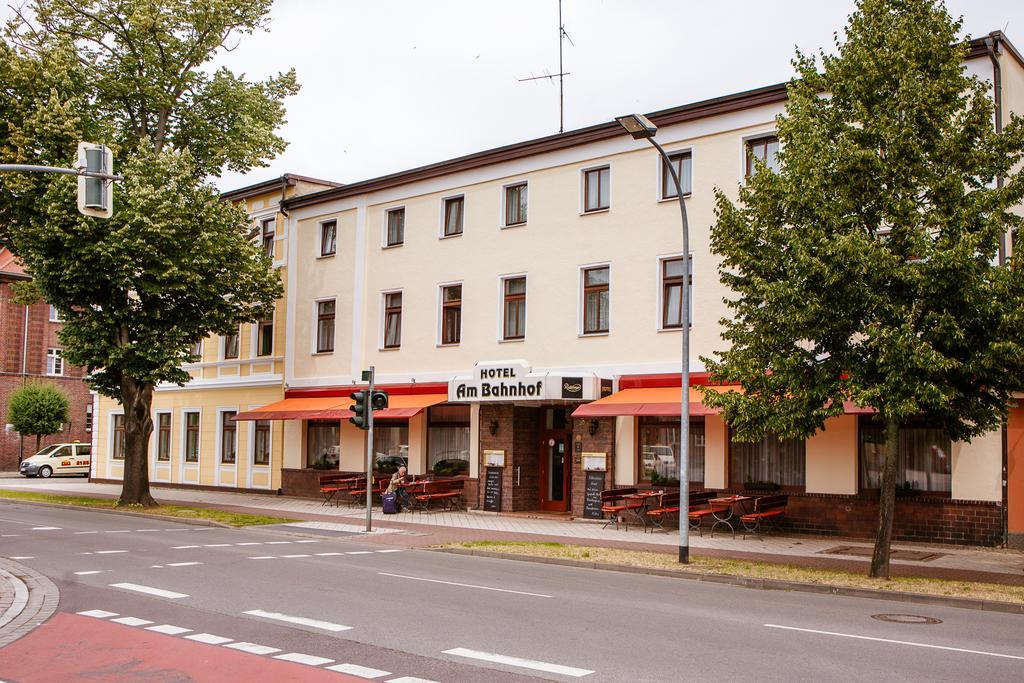 Hotel Am Bahnhof Stendal Extérieur photo